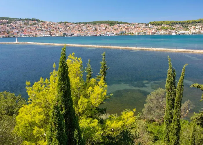 Villa Lassi Illios *